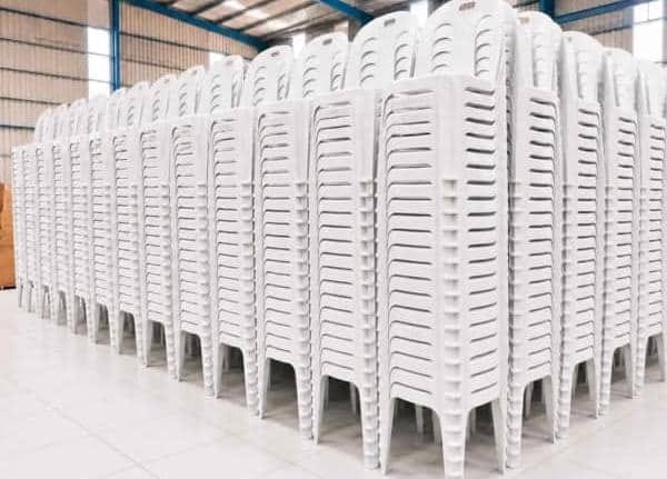 Plastic Armless white chairs